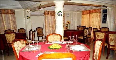 Ambiance du restaurant de l'hôtel